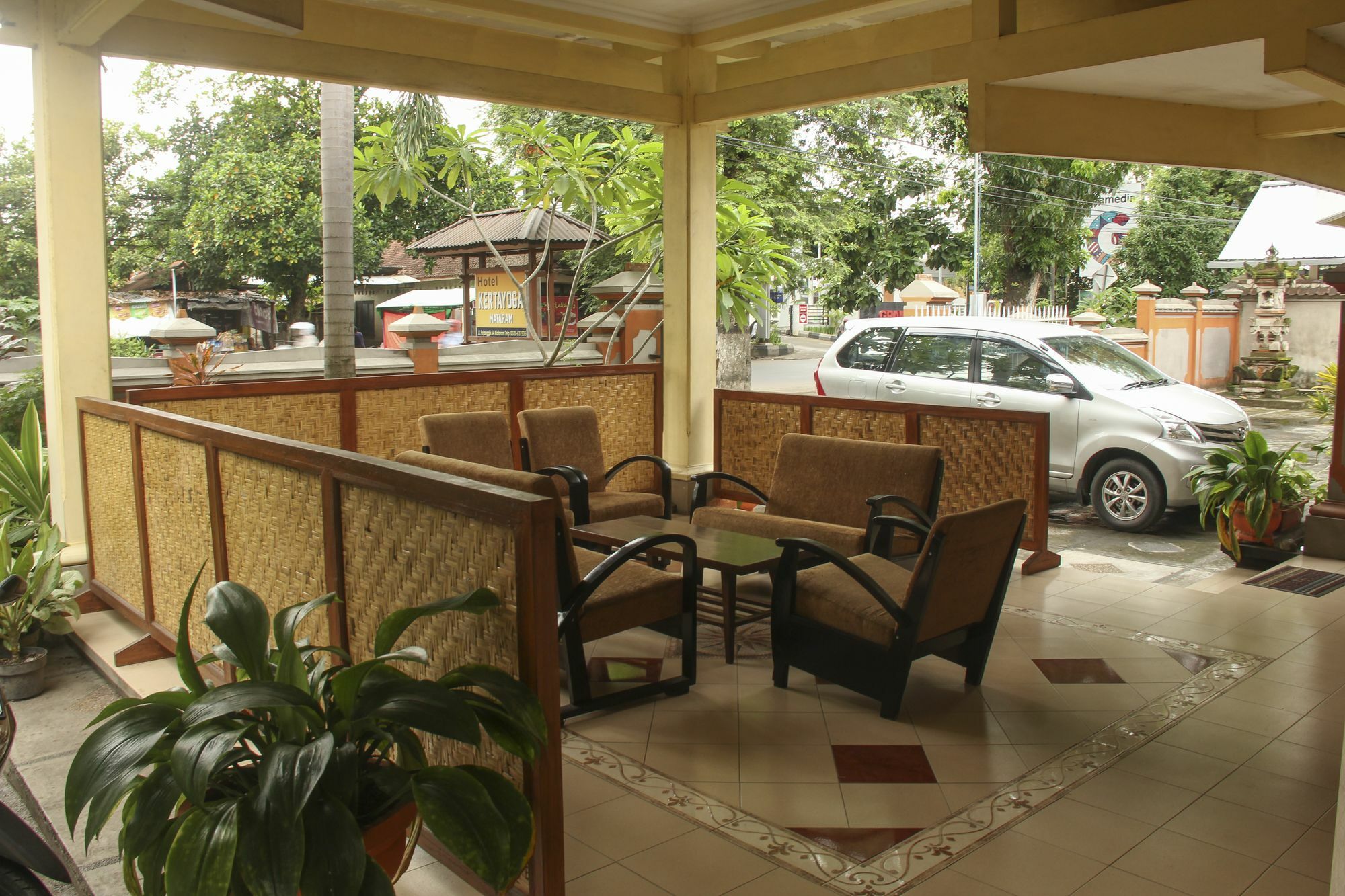 Reddoorz Plus @ Pejanggik Mataram Exterior foto